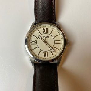Dark brown leather strap fossil watch. Used - good